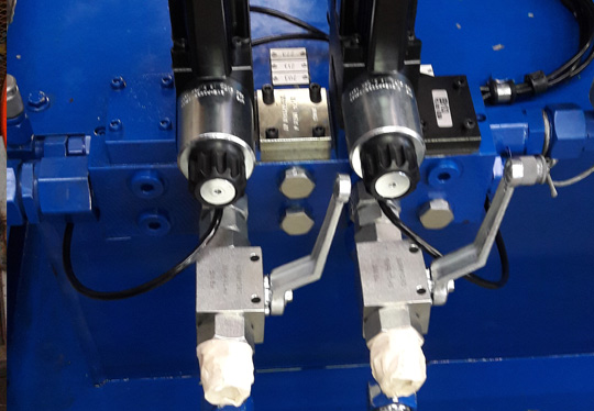 installation de servovalves proportionnelles PARKER pour centrale hydraulique